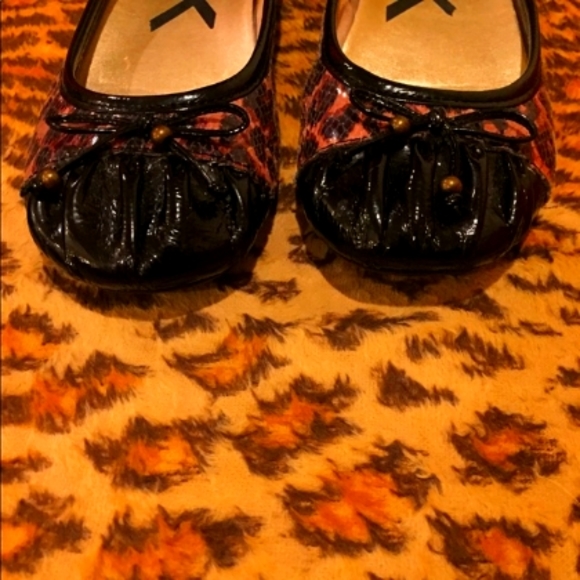 Anne Klein Ballet I-flex Flats - Picture 3 of 8